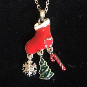 Avon Seasonal Shakey Stocking Necklace